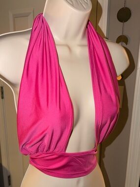 SHEIN Fuchsia Halter Crop Top